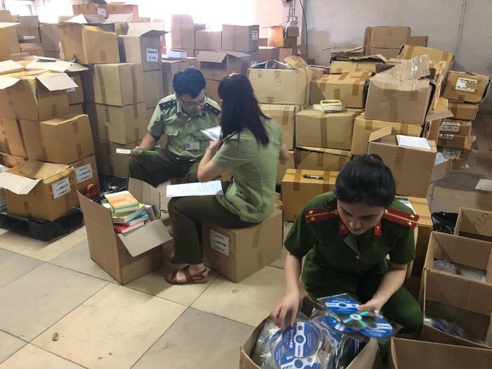 Sách giả, sách lậu tinh vi và biến tướng Sách giả, sách lậu tinh vi và biến tướng