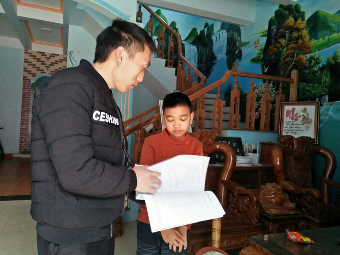 Phụ huynh cùng giám sát việc học tập của con em mùa nghỉ dịch. Phụ huynh cùng giám sát việc học tập của con em mùa nghỉ dịch.