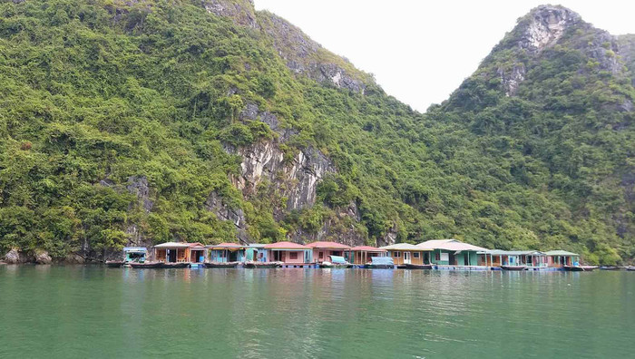 Gần 1700 tỷ đồng sẽ được đầu tư để phục dựng, bảo tồn nét văn hoá đặc trưng làng chài trên vịnh Hạ Long đã di dời Gần 1700 tỷ đồng sẽ được đầu tư để phục dựng, bảo tồn nét văn hoá đặc trưng làng chài trên vịnh Hạ Long đã di dời