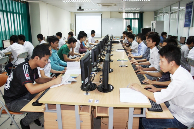 Sinh viên Trường ĐH Công nghiệp Hà Nội trong một giờ học. (Ảnh GDTĐ) Sinh viên Trường ĐH Công nghiệp Hà Nội trong một giờ học. (Ảnh GDTĐ)