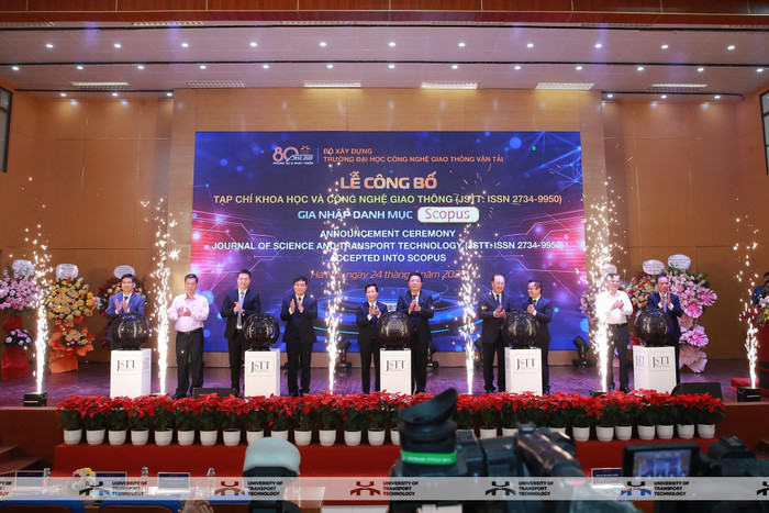 Lễ công bố Tạp chí Khoa học và Công nghệ Giao thông vận tải gia nhập danh mục Scopus. Ảnh: UTT IMG_5412.jpeg