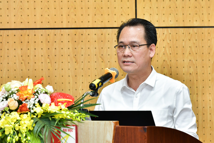 Tiến sĩ Nguyễn Thanh Sơn - Bí thư Đảng ủy Khối các trường đại học, cao đẳng Hà Nội phát biểu tại hội thảo. Ảnh: Duy Thành 20250415-CBO_1043.jpg