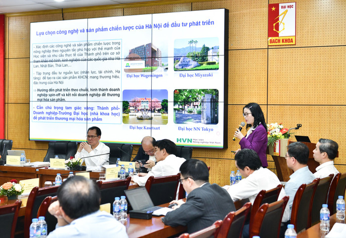 Giáo sư, Tiến sĩ Nguyễn Thị Lan – Giám đốc Học viện Nông nghiệp Việt Nam chia sẻ tại hội thảo. Ảnh: Duy Thành 20250415-CBO_1237.jpg
