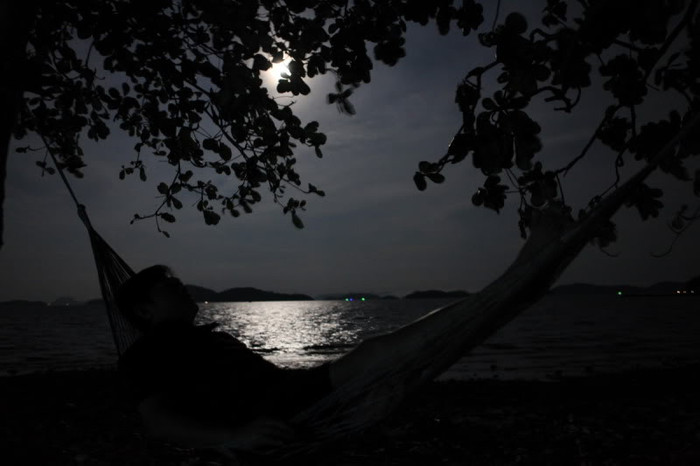 Tiếng vọng cổ buồn đu đưa trên võng một trưa hè Long Xuyên. Ảnh minh họa: Internet. Tiếng vọng cổ buồn đu đưa trên võng một trưa hè Long Xuyên. Ảnh minh họa: Internet.