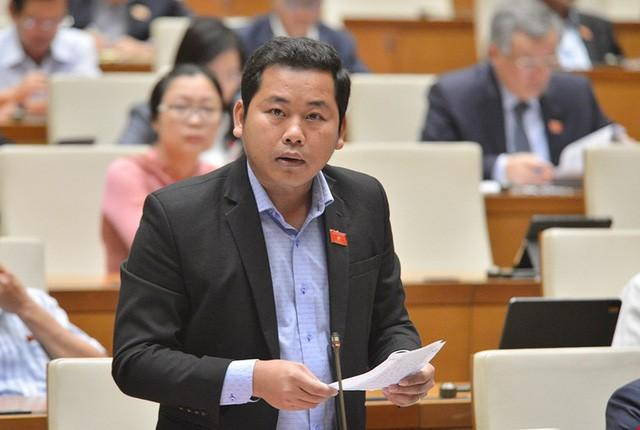 Đại biểu Quốc hội Dương Tấn Quân phát biểu. Ảnh: quochoi.vn Đại biểu Quốc hội Dương Tấn Quân phát biểu. Ảnh: quochoi.vn