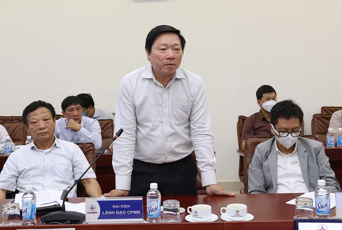 Giám đốc CPMB – Nguyễn Đức Tuyển báo cáo tình hình triển khai dự án tại cuộc họp. Giám đốc CPMB – Nguyễn Đức Tuyển báo cáo tình hình triển khai dự án tại cuộc họp.