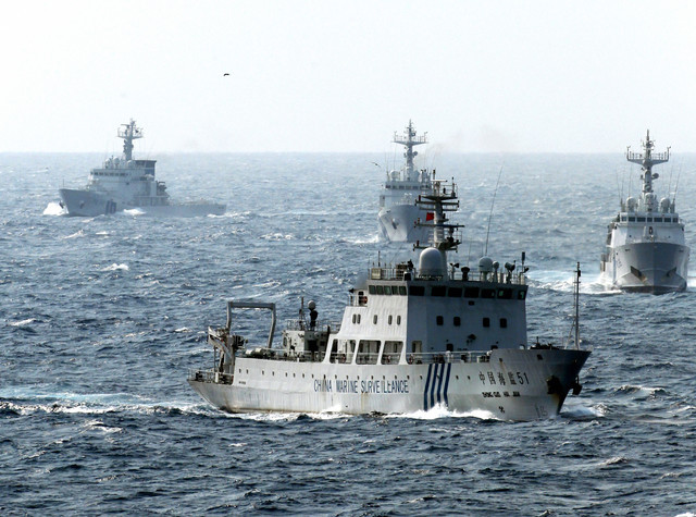 Đội tàu Hải giám, "tiền thân" của Cảnh sát biển Trung Quốc ngoài Senkaku (Hình minh họa). Đội tàu Hải giám, "tiền thân" của Cảnh sát biển Trung Quốc ngoài Senkaku (Hình minh họa).
