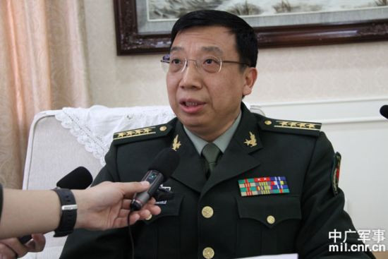 Cảnh Nhạn Sinh, người phát ngôn Bộ Quốc phòng Trung Quốc. Cảnh Nhạn Sinh, người phát ngôn Bộ Quốc phòng Trung Quốc.