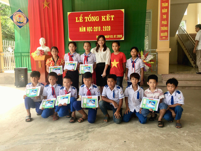 Sau chuyến đi tình nguyện, Vi Thị Lệ quyết tâm về công tác tại vùng biên giới. Ảnh: NVCC Sau chuyến đi tình nguyện, Vi Thị Lệ quyết tâm về công tác tại vùng biên giới. Ảnh: NVCC