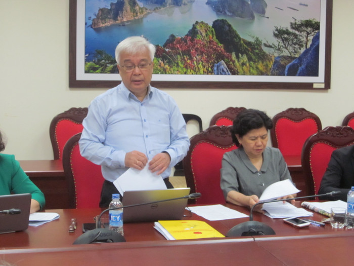 Chủ nhiệm Ủy ban Văn hóa, Giáo dục, Thanh niên, Thiếu niên và Nhi đồng của Quốc hội chủ trì cuộc tọa đàm. Ảnh: Đỗ Thơm