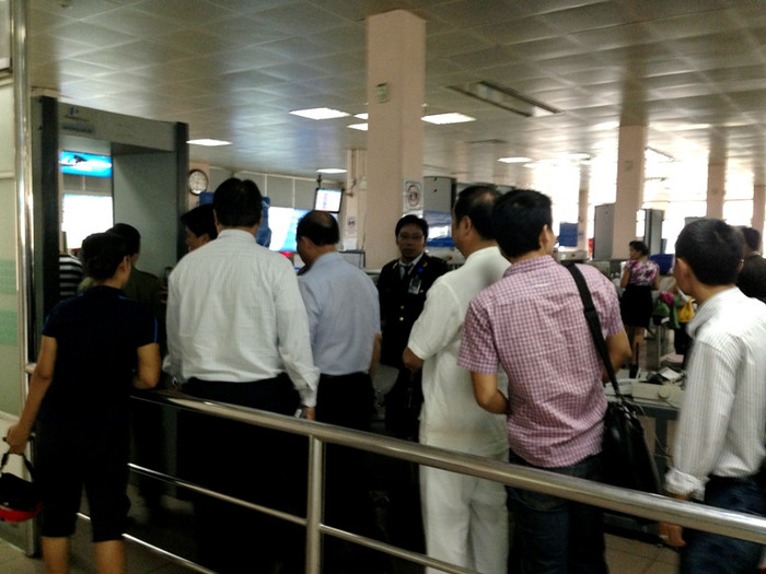 Dường như mọi hành khách đều không nhận ra "ông trùm" ngành dược đang ở bên cạnh mình.