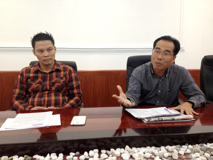 Đạo diễn Lê Quý Dương và đại diện Tập đoàn Truyền thông Thanh Niên - ông Lê Ngọc Thịnh.