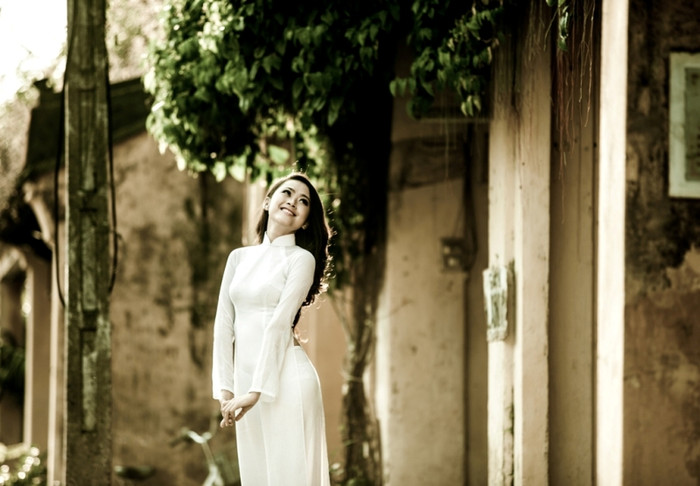 Bên cạnh kinh doanh, Nhã Uyên vẫn không nguôi niềm đam mê nghệ thuật đã ngấm vào máu thịt của mình.