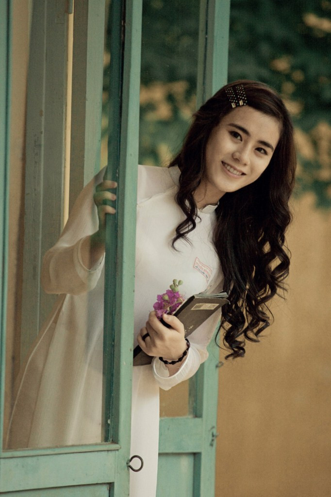 Hồ Thị Tuyết Trinh dẫn đầu Nữ sinh trong mơ 16/5 Hồ Thị Tuyết Trinh dẫn đầu Nữ sinh trong mơ 16/5