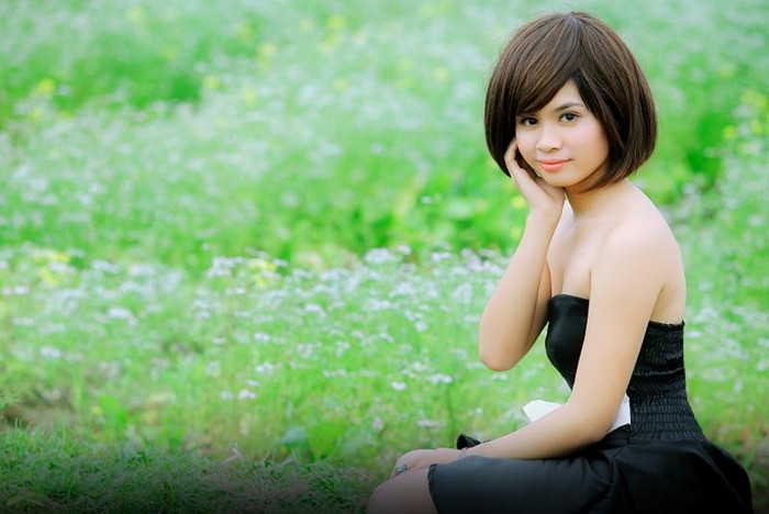 Ngân cũng mong muốn phụ huynh và thầy cô cần có thái độ tế nhị, để chia sẻ kiến thức cho các em về tình yêu