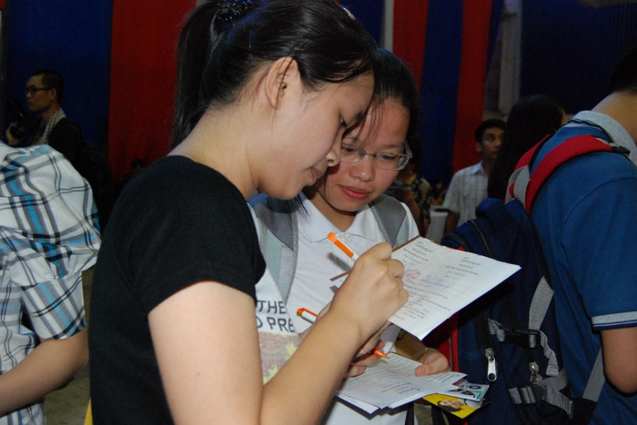 Ngày hội thu hút 61 gian hàng, bao gồm hai mảng hoạt động chính: tuyển dụng và tư vấn.Mảng hoạt động tuyển dụng có sự tham gia của hơn 30 doanh nghiệp uy tín, là nơi cung cấp hàng loạt đầu việc chất lượng cao cho đông đảo các bạn sinh viên, cử nhân kinh tế. Ngày hội thu hút 61 gian hàng, bao gồm hai mảng hoạt động chính: tuyển dụng và tư vấn.Mảng hoạt động tuyển dụng có sự tham gia của hơn 30 doanh nghiệp uy tín, là nơi cung cấp hàng loạt đầu việc chất lượng cao cho đông đảo các bạn sinh viên, cử nhân kinh tế.