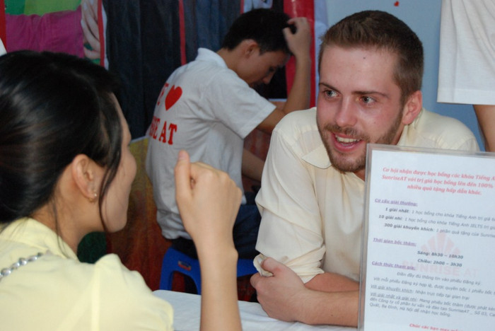 Ngoài ra suốt thời gian diễn ra chương trình, còn có các cuộc tọa đàm, game show về tiếng Anh và các ngành nghề kế toán, quản trị với những phần thưởng hấp dẫn dành cho các bạn sinh viên. Ngoài ra suốt thời gian diễn ra chương trình, còn có các cuộc tọa đàm, game show về tiếng Anh và các ngành nghề kế toán, quản trị với những phần thưởng hấp dẫn dành cho các bạn sinh viên.