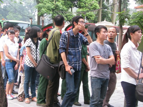 Dòng người xúc động vĩnh biệt Bác.