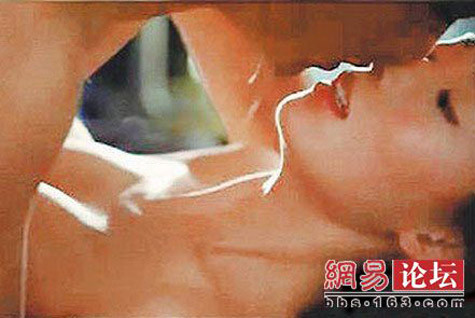 Củng Lợi trong phim Cao Lương đỏ