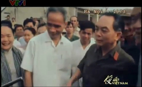 Thủ tướng Phạm Văn Đồng và Đại tướng Võ Nguyên Giáp tại khu triển lãm Vân Hồ vào ngày 6/5/1973 Thủ tướng Phạm Văn Đồng và Đại tướng Võ Nguyên Giáp tại khu triển lãm Vân Hồ vào ngày 6/5/1973