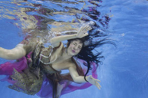 Thúy Nga không ngại hình ảnh xấu này, miễn sao mang lại sự vui vẻ đến cho người xem. Thúy Nga không ngại hình ảnh xấu này, miễn sao mang lại sự vui vẻ đến cho người xem.