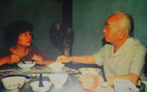 Bữa ăn của Đai Tướng Võ Nguyên Giáp và vợ Bữa ăn của Đai Tướng Võ Nguyên Giáp và vợ