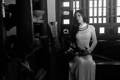 Julia Hồ từng chia sẻ: "Cô muốn xây dựng cho mình một hình ảnh đa dạng và hiện đại ".