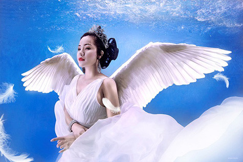 Thúy Nga hóa thân trong bộ ảnh thiên thần và ác quỷ Thúy Nga hóa thân trong bộ ảnh thiên thần và ác quỷ