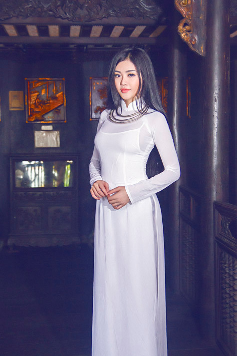 Julia Hồ là một trong những hoa hậu gây tranh cãi nhất hiện nay bởi nhiều người không hiểu cô ấy đăng quang hoa hậu để làm gì?