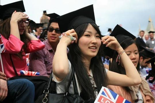 Sinh viên châu Á đang "vượt mặt" phương Tây - ảnh minh họa. Sinh viên châu Á đang "vượt mặt" phương Tây - ảnh minh họa.