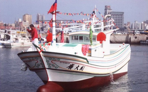 Chiếc tàu cá Đài Loan Quảng Đại Hưng 28 "dính" hơn 30 phát đạn của Philippines