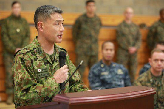 Akira Kurosawa trong một phiên họp lực lượng quân sự Nhật Bản chuẩn bị diễn tập đổ bộ chiếm đảo Akira Kurosawa trong một phiên họp lực lượng quân sự Nhật Bản chuẩn bị diễn tập đổ bộ chiếm đảo