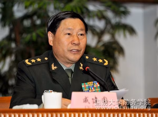 Thích Kiến Quốc - Phó tổng tham mưu trưởng quân đội Trung Quốc, lon Trung tướng, trưởng đoàn Trung Quốc dự đối thoại Shangri-la 2013