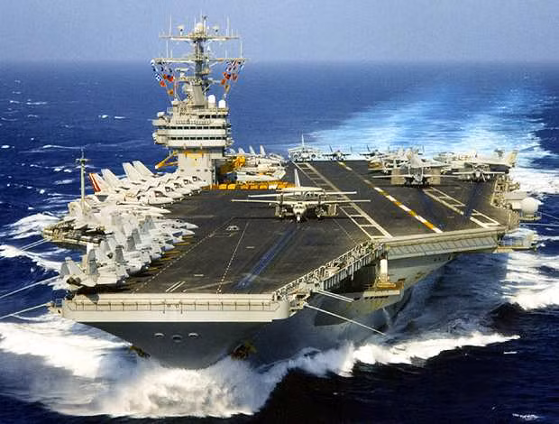 Tàu sân bay USS Nimitz