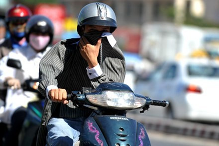 Nắng nóng (ảnh: laodong.com.vn) Nắng nóng (ảnh: laodong.com.vn)