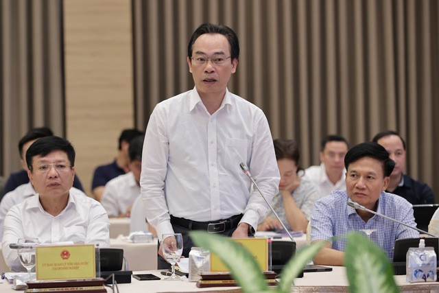 Thứ trưởng Bộ Giáo dục và Đào tạo Hoàng Minh Sơn khẳng định, chưa có trường hợp nào sách tham khảo đưa vào nhà trường có nội dung chưa phù hợp. Ảnh VGP/Nhật Bắc