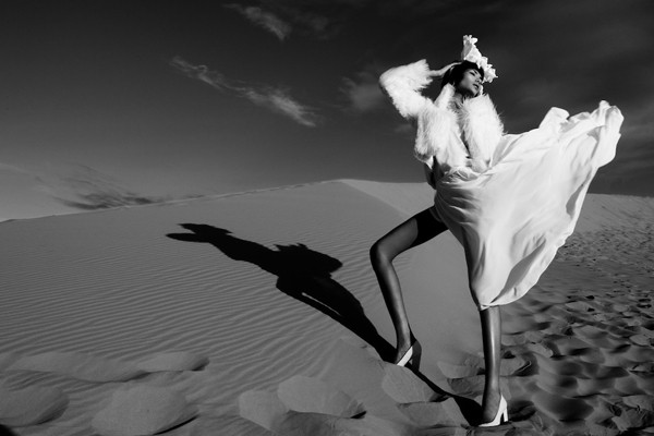 Vóc dáng chuẩn cùng khả năng trình diễn tự tin, lôi cuốn, đầy tính sáng tạo giúp Hoàng Thùy không thể lẫn vào đám đông người đẹp trên sàn catwalk. (Ẩnh: dantri) Vóc dáng chuẩn cùng khả năng trình diễn tự tin, lôi cuốn, đầy tính sáng tạo giúp Hoàng Thùy không thể lẫn vào đám đông người đẹp trên sàn catwalk. (Ẩnh: dantri)