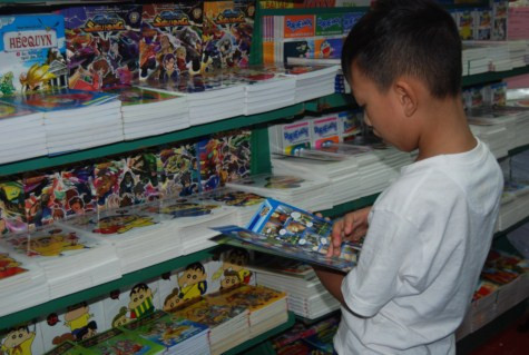 Trẻ em thích thú với gian hàng truyện tranh Chùm ảnh: Tìm giải pháp cải thiện khả năng học hỏi của trẻ Chùm ảnh: Chủ tịch nước trồng cây lưu niệm tại Trường ĐH KHXH & NV Chùm ảnh: Học sinh Hà Nội co ro trong cái lạnh đầu mùa