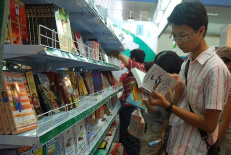 Tại đây, giới trẻ có cơ hội sở hữu những cuốn sách yêu thích với giá rẻ Chùm ảnh: Tìm giải pháp cải thiện khả năng học hỏi của trẻ Chùm ảnh: Chủ tịch nước trồng cây lưu niệm tại Trường ĐH KHXH & NV Chùm ảnh: Học sinh Hà Nội co ro trong cái lạnh đầu mùa