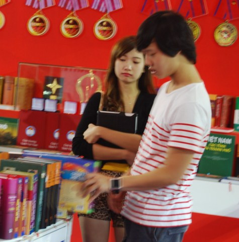 Chùm ảnh: Tìm giải pháp cải thiện khả năng học hỏi của trẻ Chùm ảnh: Chủ tịch nước trồng cây lưu niệm tại Trường ĐH KHXH & NV Chùm ảnh: Học sinh Hà Nội co ro trong cái lạnh đầu mùa