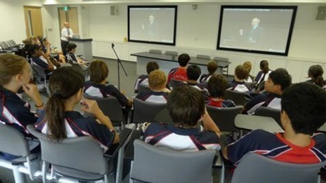 Ngôi trường hiện đại này còn có một phòng thí nghiệm máy tính và một thư viện đạt chuẩn thể kỉ 21 >>Rớt nước mắt vì học sinh phải quỳ đất trong lễ khai giảng >>Nước mắt người mẹ có con thi đậu Học viện Tài chính Chùm ảnh: Bản hiếu học ở cuối trời Tây Bắc Chùm ảnh: Những trò chơi thuở ấu thơ của học trò (P2).