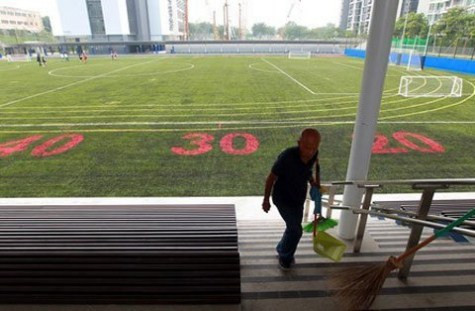 Sân vận động riêng của trường >>Rớt nước mắt vì học sinh phải quỳ đất trong lễ khai giảng >>Nước mắt người mẹ có con thi đậu Học viện Tài chính Chùm ảnh: Bản hiếu học ở cuối trời Tây Bắc Chùm ảnh: Những trò chơi thuở ấu thơ của học trò (P2)