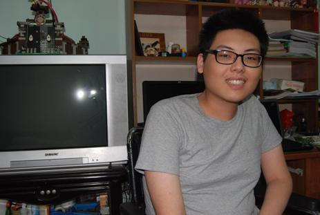 Cù Hữu Hoàng luôn có niềm lạc quan vào cuộc sống (Ảnh: Đỗ Quyên Quyên). Cù Hữu Hoàng luôn có niềm lạc quan vào cuộc sống (Ảnh: Đỗ Quyên Quyên).