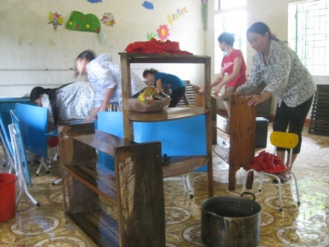 >>Rớt nước mắt vì học sinh phải quỳ đất trong lễ khai giảng >>Nước mắt người mẹ có con thi đậu Học viện Tài chính Chùm ảnh: Bản hiếu học ở cuối trời Tây Bắc Chùm ảnh: Những trò chơi thuở ấu thơ của học trò (P2)