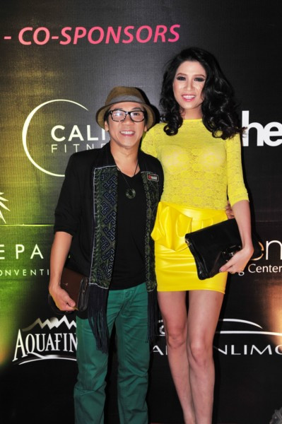 Trang Trần tạo dáng cùng NSƯT Thành Lộc. Trang Trần tạo dáng cùng NSƯT Thành Lộc.