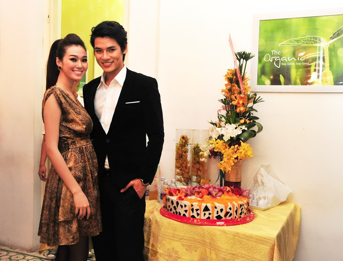 Khánh My, giải vàng Ngôi sao người mẫu 2011, chúc mừng Lê Khôi Nguyên.