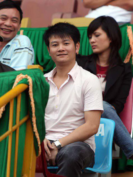 Văn Quyến không muốn mãi ngồi dự bị ở SLNA. Văn Quyến không muốn mãi ngồi dự bị ở SLNA.