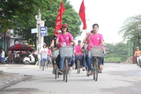 >> CHÙM ẢNH: NÉT NGỘ NGHĨNH CỦA TRẺ VỚI NGÀY HỘI ĐỌC SÁCH >>MƯA BÃO HỌC SINH BÌ BÕM ĐẾN TRƯỜNG >> CHÙM ẢNH: NÉT NGỘ NGHĨNH CỦA TRẺ VỚI NGÀY HỘI ĐỌC SÁCH >>MƯA BÃO HỌC SINH BÌ BÕM ĐẾN TRƯỜNG