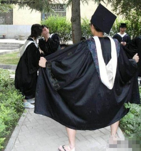 >> KÝ TÚC XÁ "ĐỘC NHẤT VÔ NHỊ" TRÊN THẾ GIỚI >> NHỮNG BÀI VĂN LẠ KHIẾN CƯ DÂN MẠNG "PHÁT SỐT"