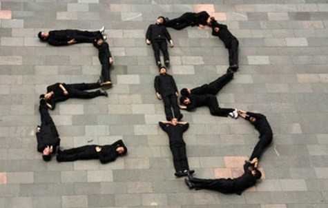 >> KÝ TÚC XÁ "ĐỘC NHẤT VÔ NHỊ" TRÊN THẾ GIỚI >> NHỮNG BÀI VĂN LẠ KHIẾN CƯ DÂN MẠNG "PHÁT SỐT"